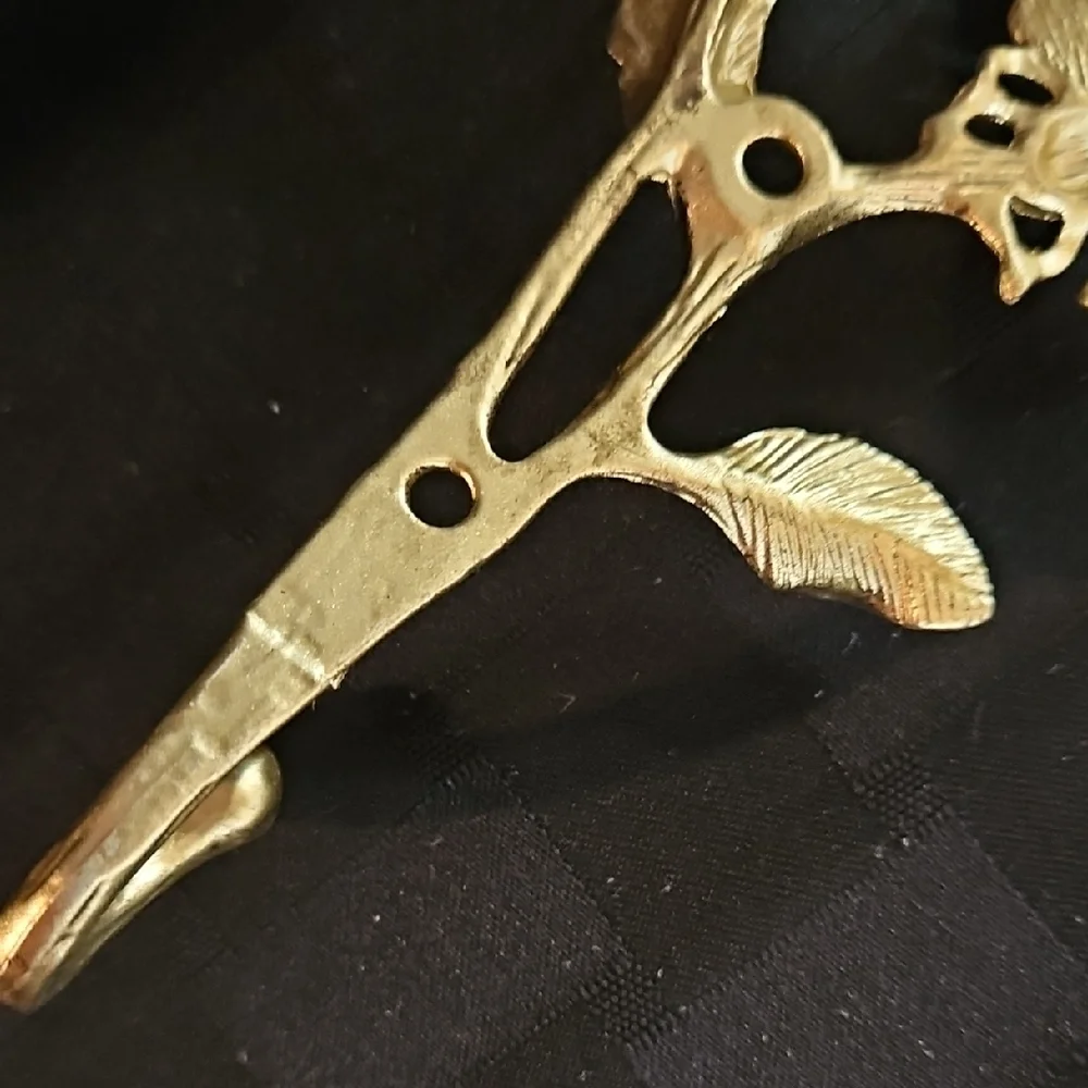 Pair of Gold/Brass Toned Flower & Bee Metal Wall Hook with Antique Finish